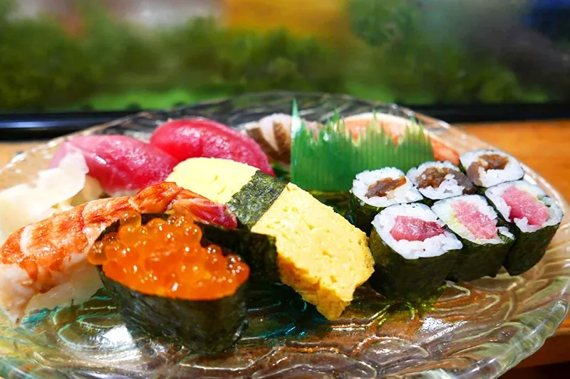 伝統と創造が融合する寿司の世界を提供