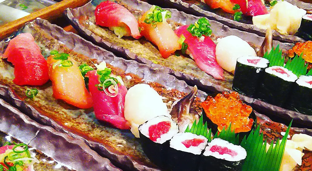 地元の食材と職人技で最高の寿司を提供